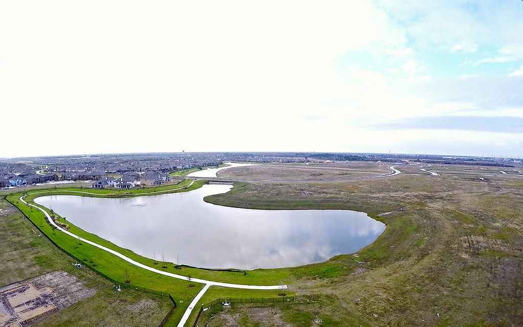 League City, TX: Waterfront Community with Recreational Lifestyle